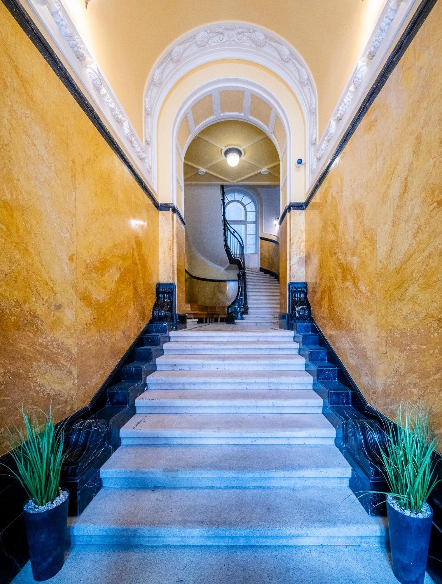 Budapest Riverfront Suite Экстерьер фото